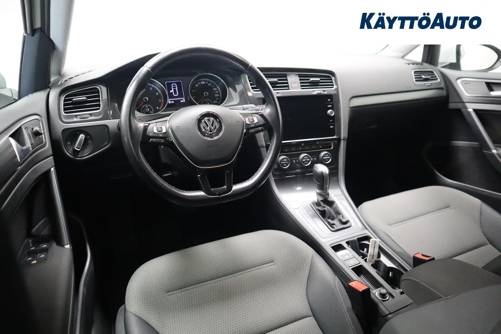 VOLKSWAGEN Golf 2018
