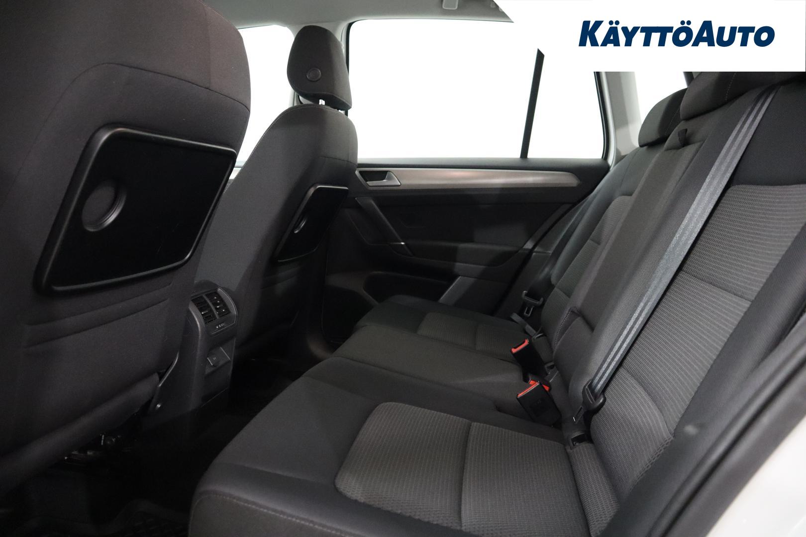 VOLKSWAGEN Golf Sportsvan 2017