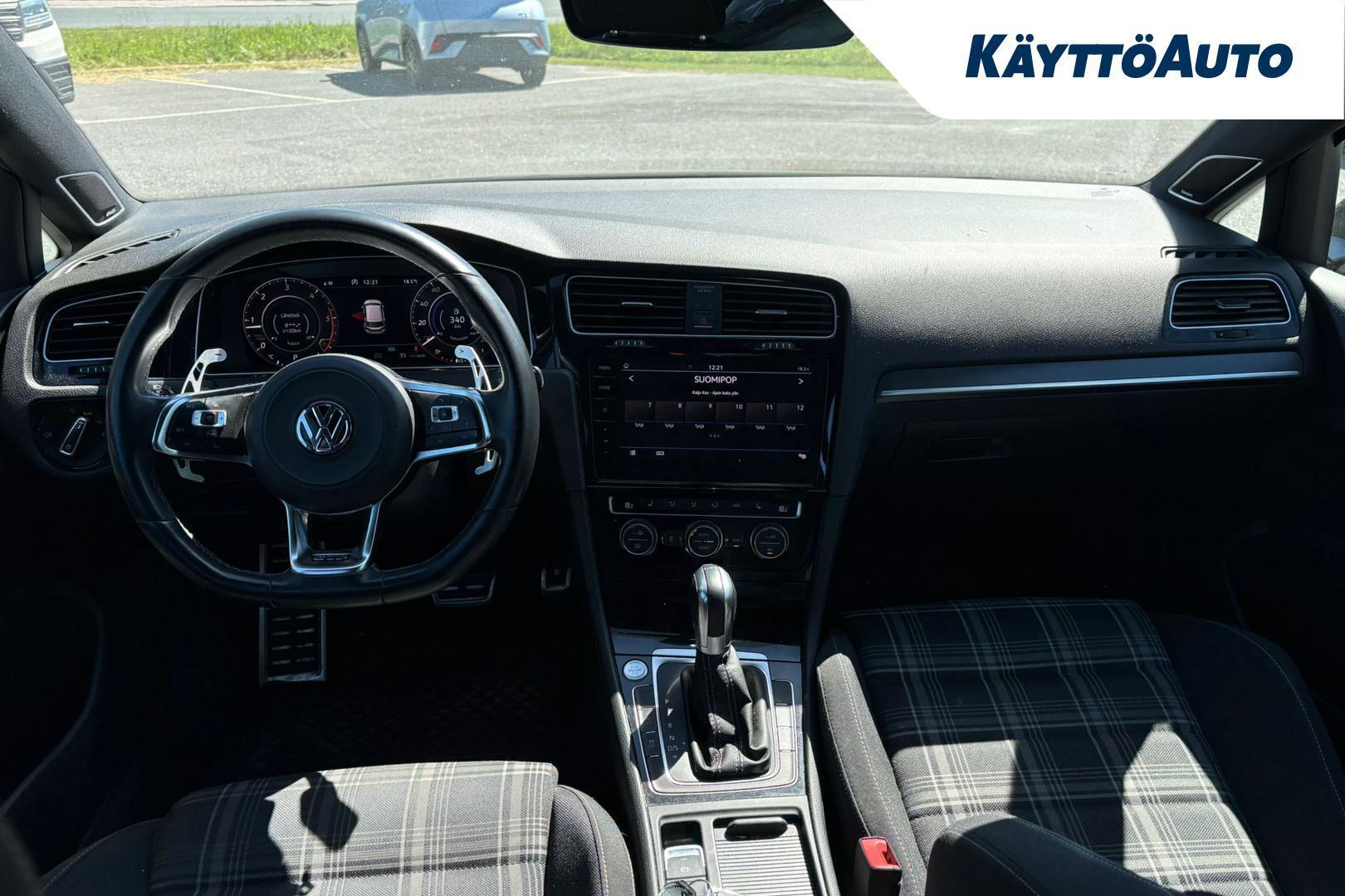 VOLKSWAGEN Golf 2018