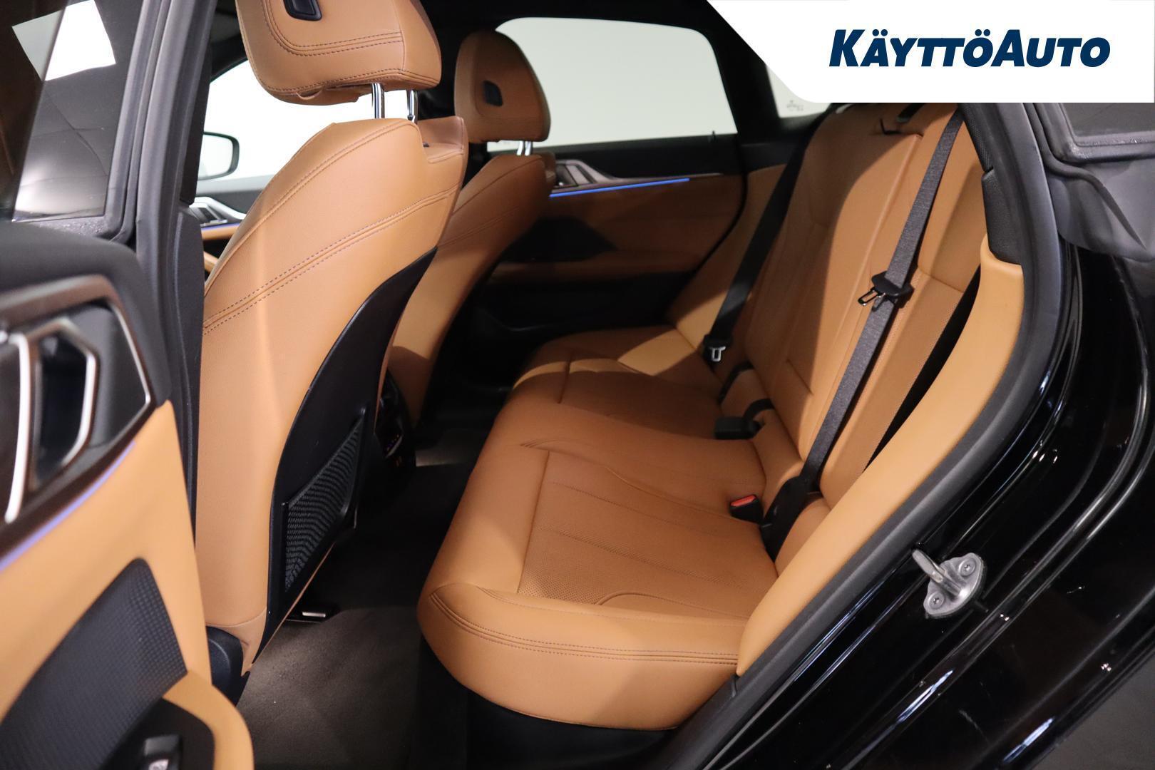 BMW i4 16