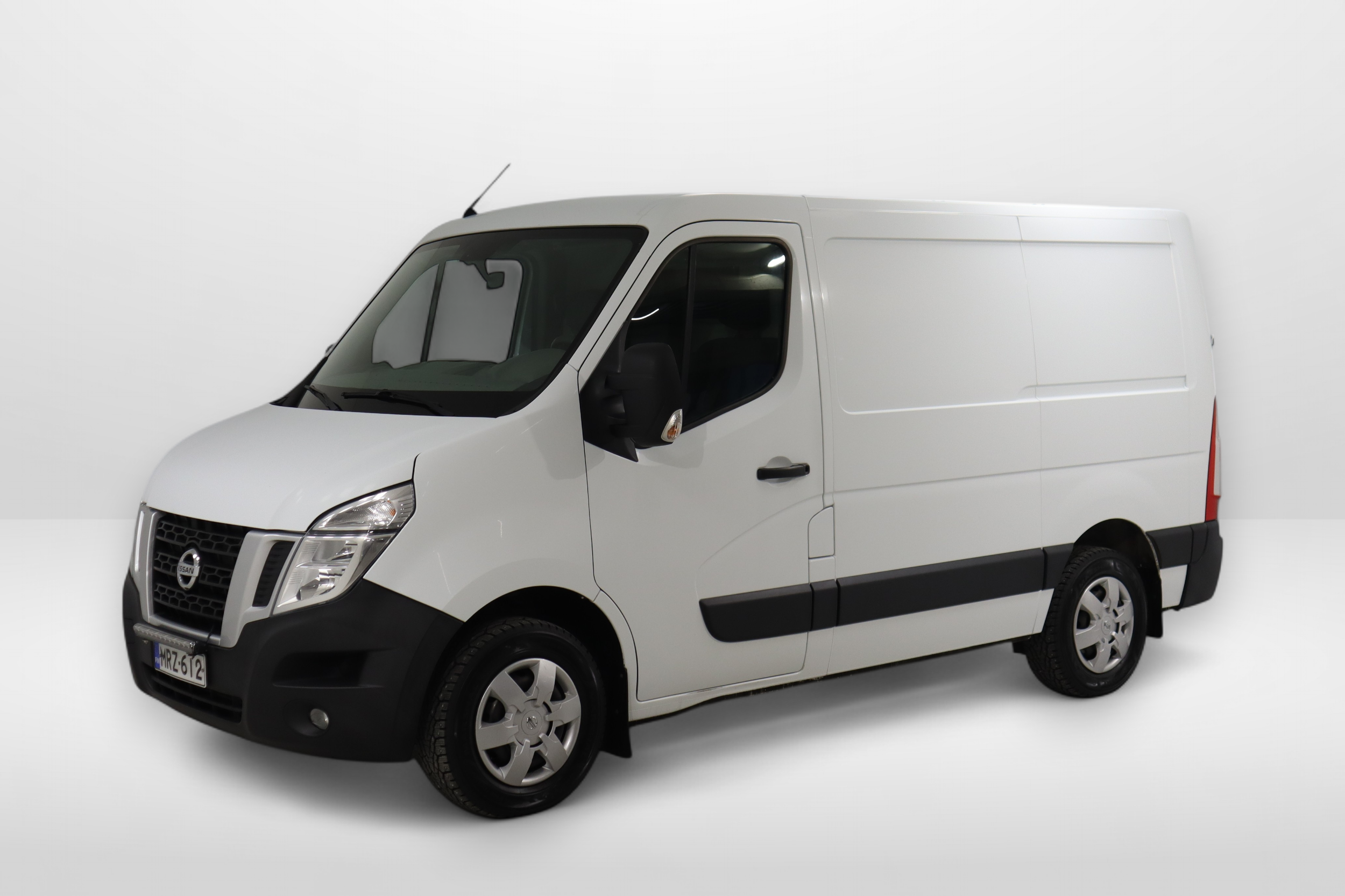 NISSAN NV400 2016