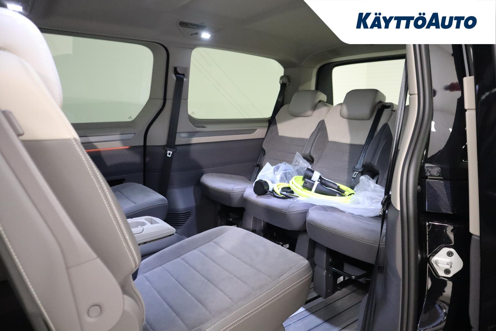 VOLKSWAGEN Multivan 2026