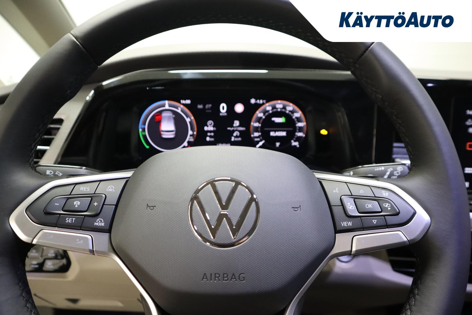 VOLKSWAGEN Multivan 2026