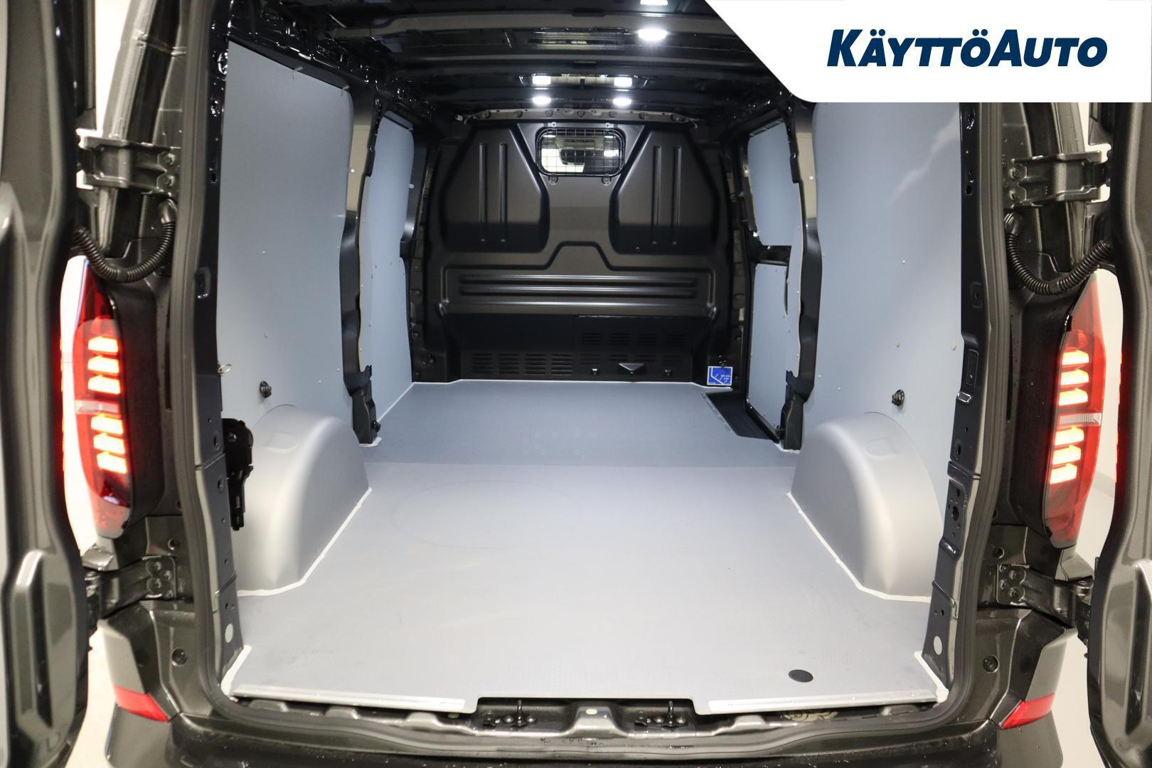 VOLKSWAGEN Transporter 12