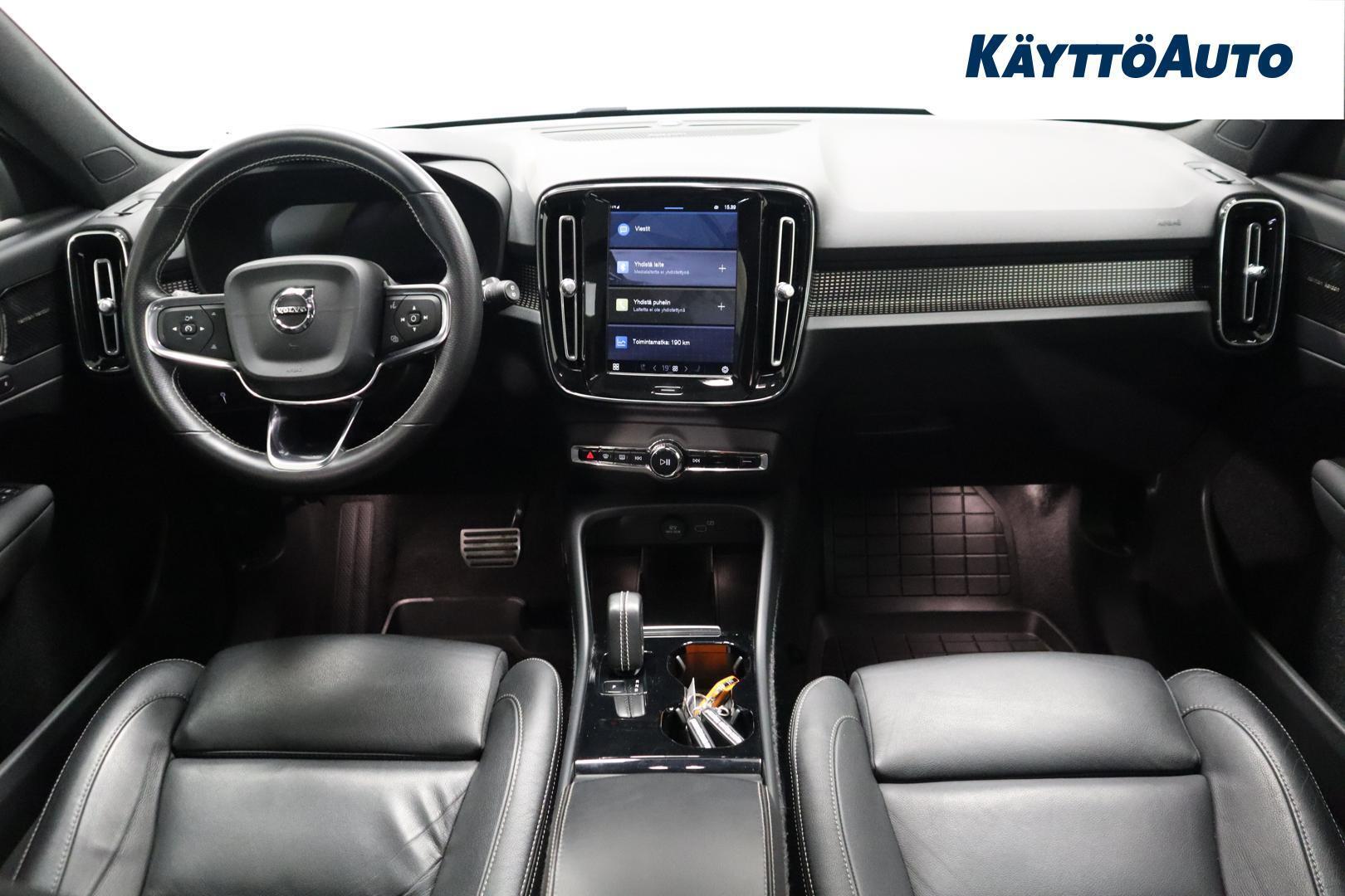 VOLVO XC40 2021
