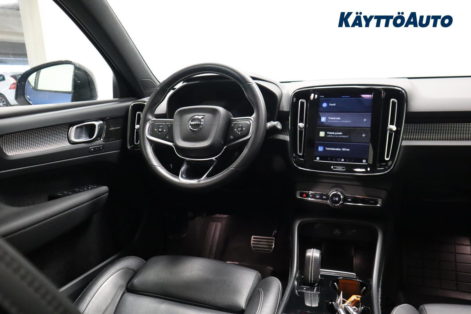VOLVO XC40 2021