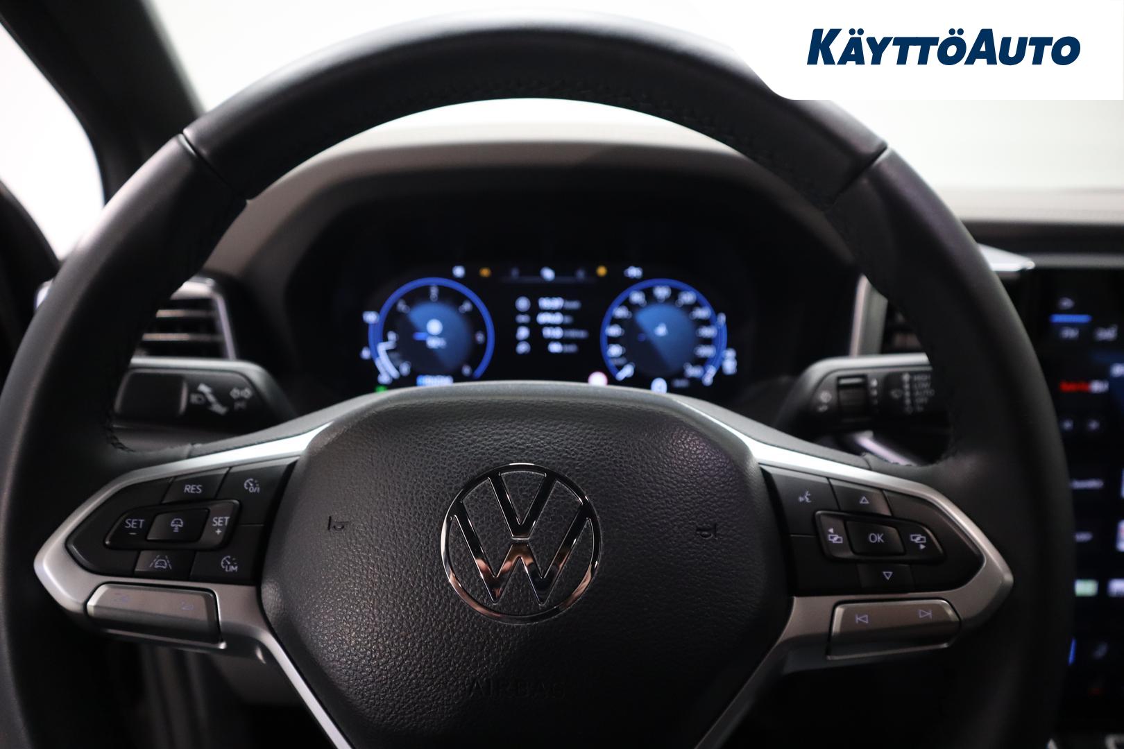 VOLKSWAGEN Amarok 24
