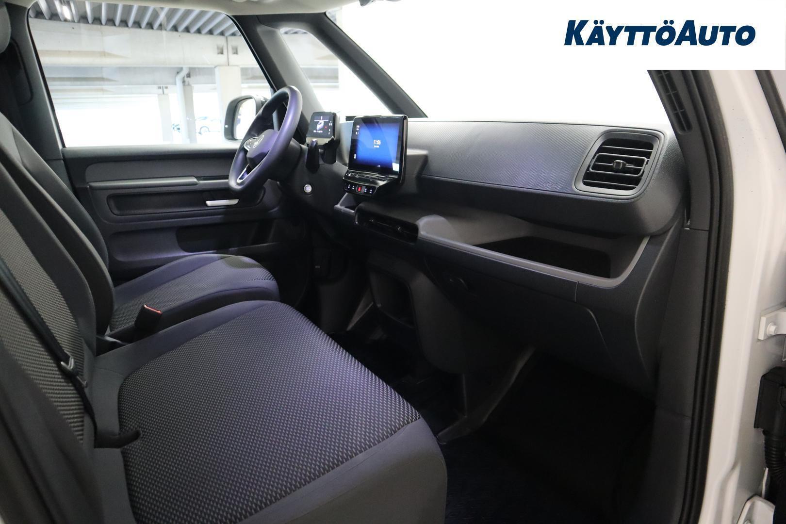 VOLKSWAGEN ID. BUZZ CARGO 15