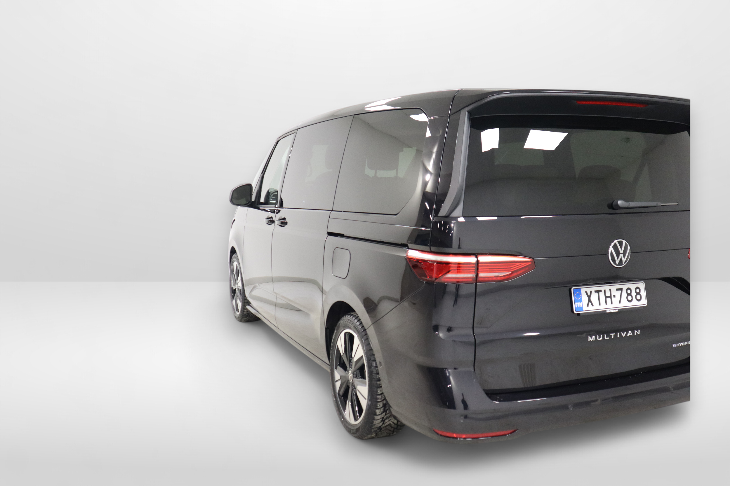 VOLKSWAGEN Multivan 2025