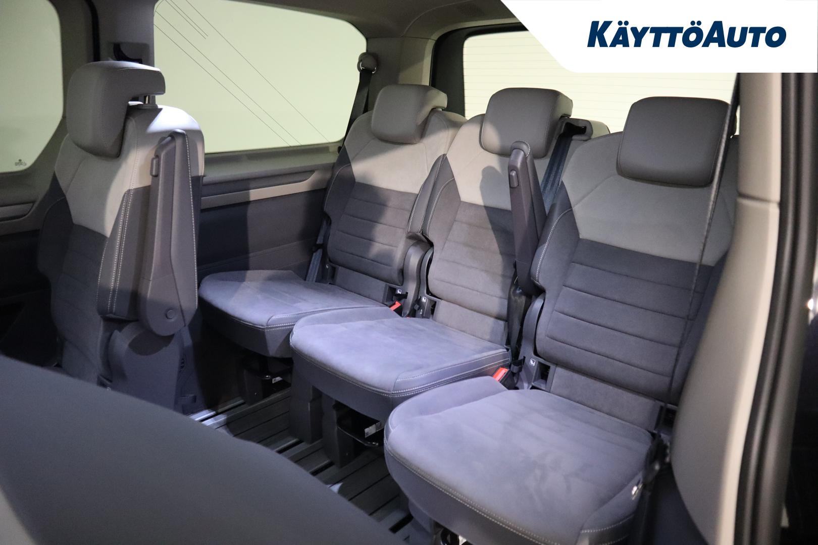 VOLKSWAGEN Multivan 2025