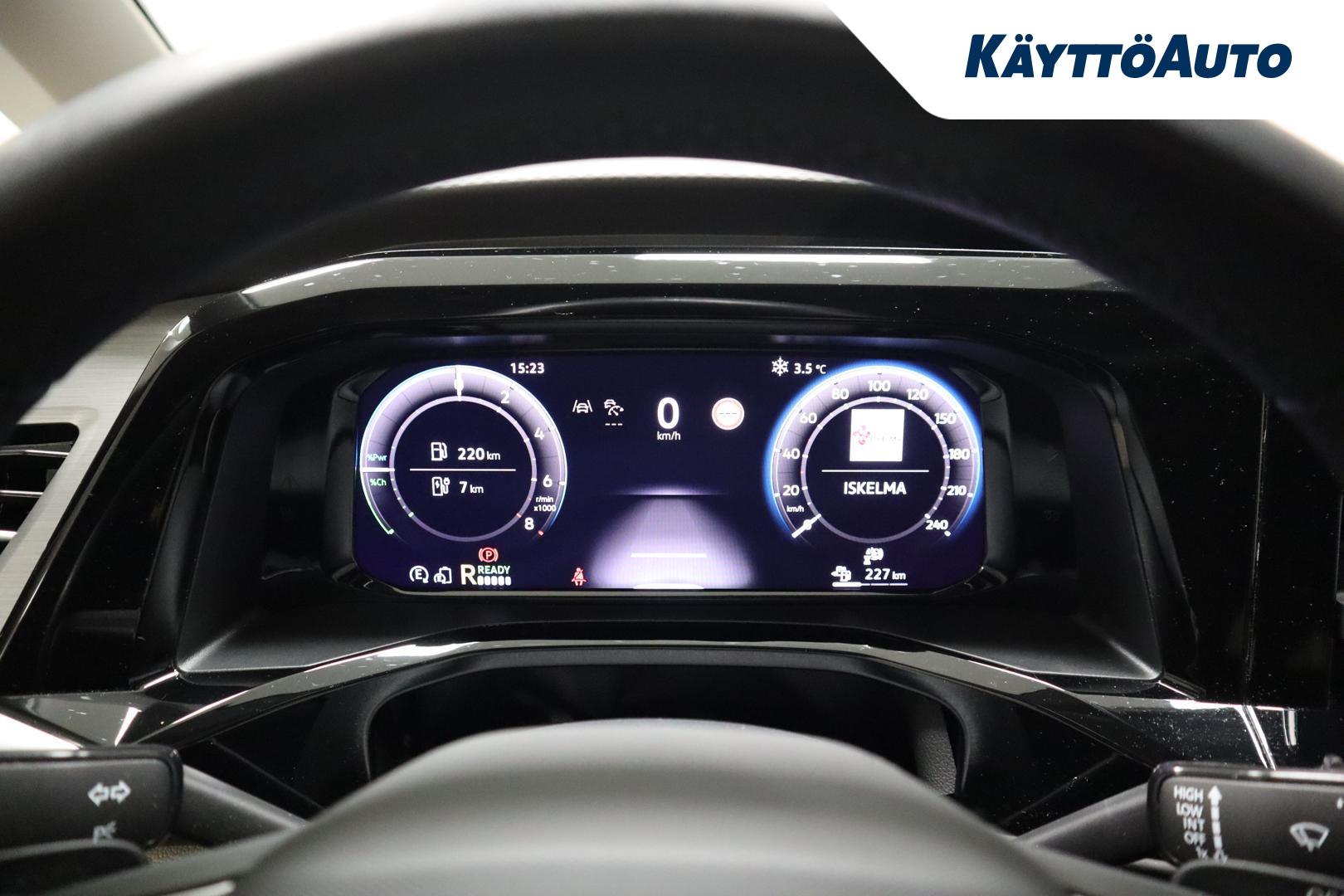 VOLKSWAGEN Multivan 2025