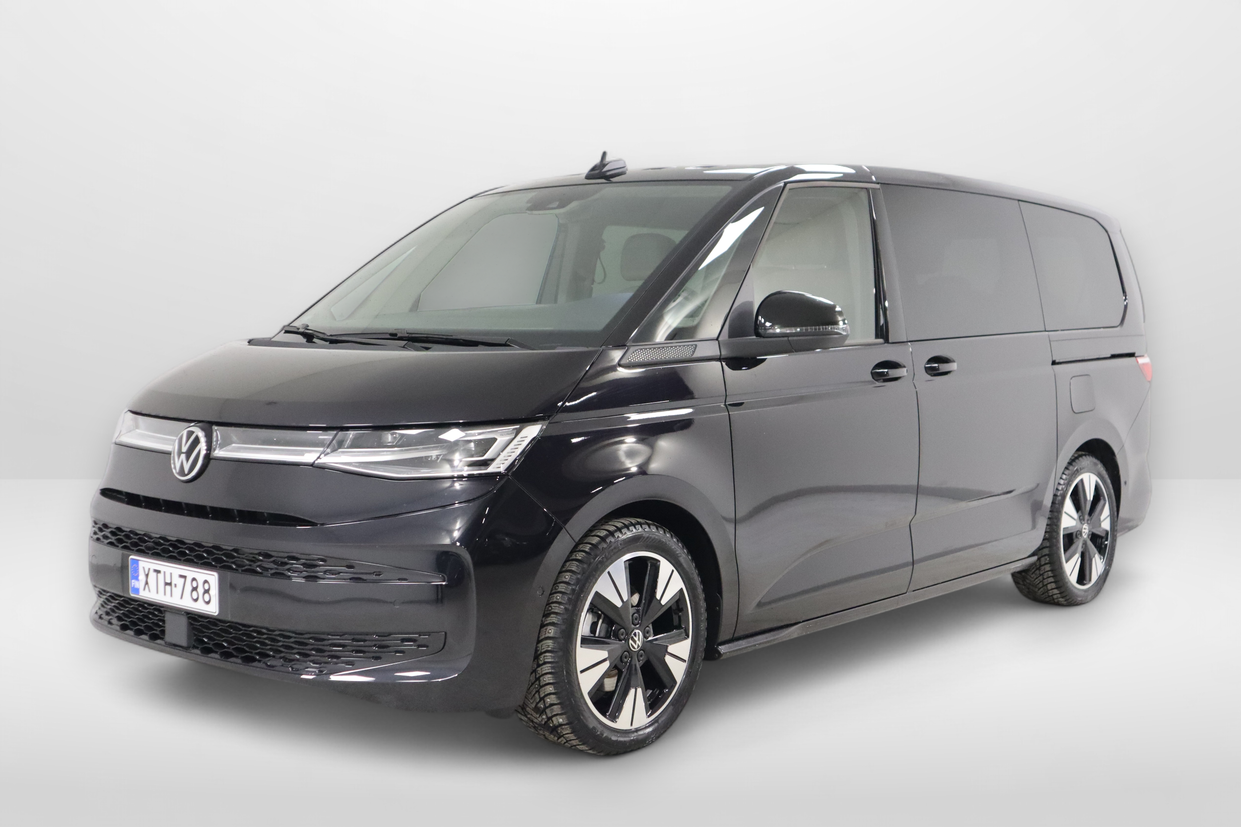 VOLKSWAGEN Multivan 2025