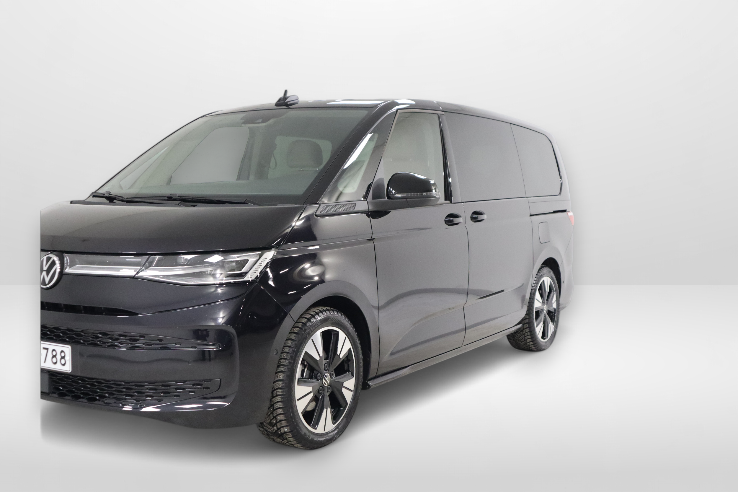 VOLKSWAGEN Multivan 2025