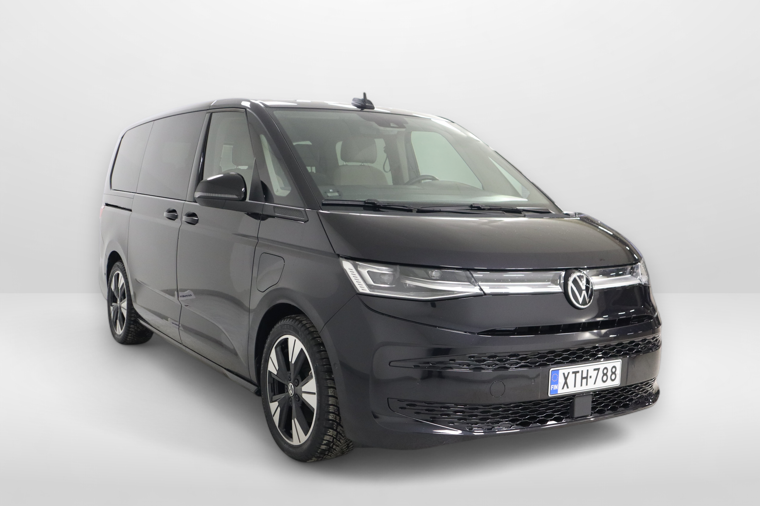 VOLKSWAGEN Multivan 2025