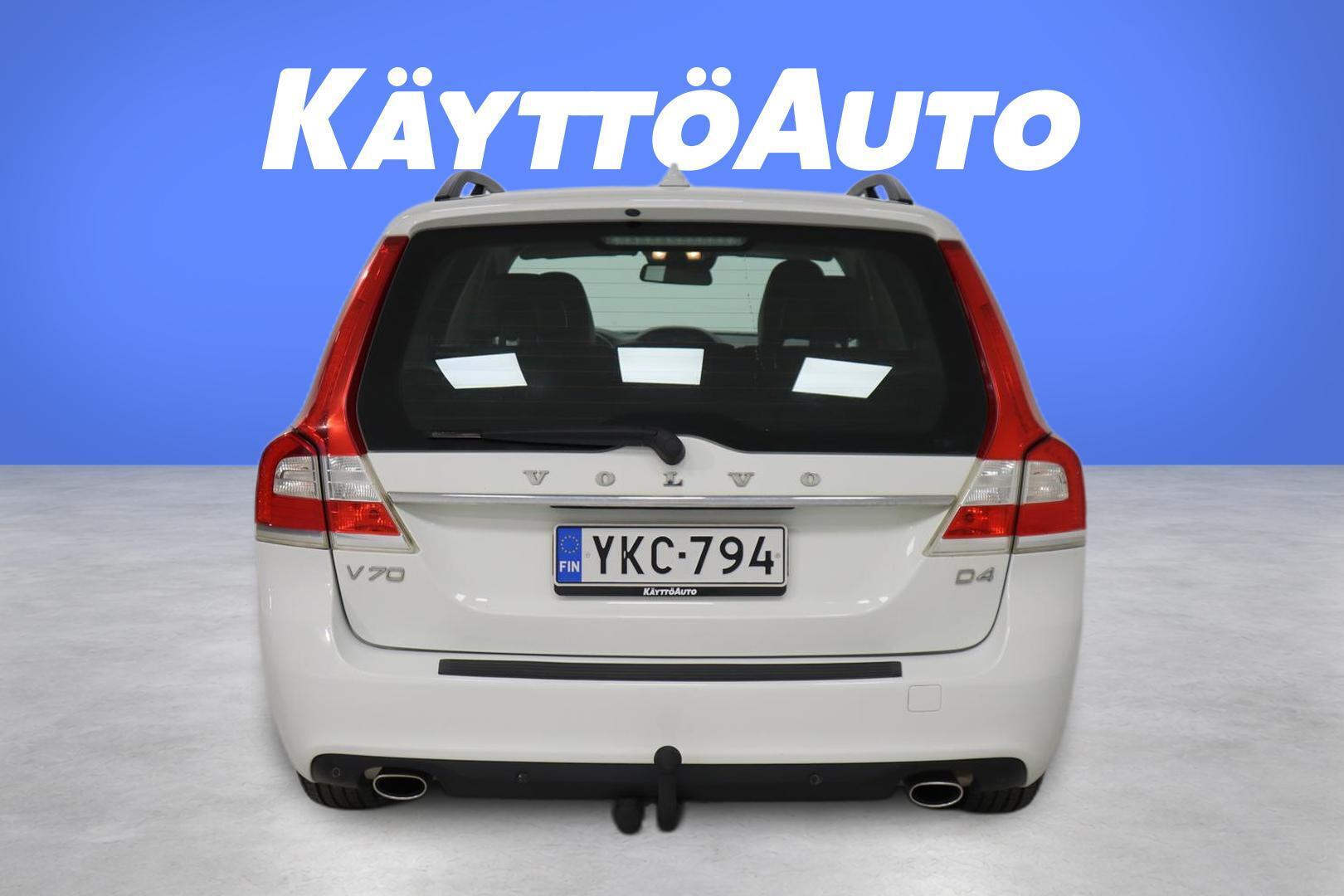 VOLVO V70 2015