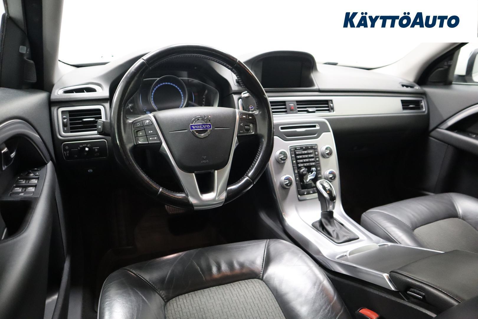 VOLVO V70 2015