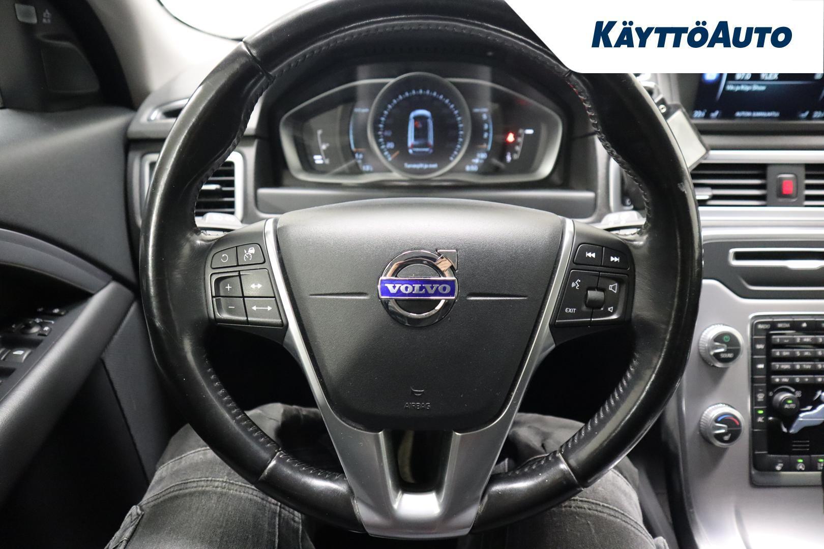 VOLVO V70 2015