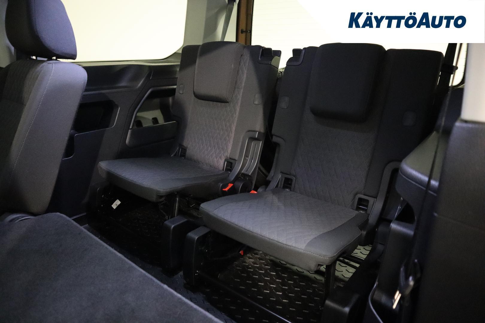 VOLKSWAGEN Caddy Maxi 16