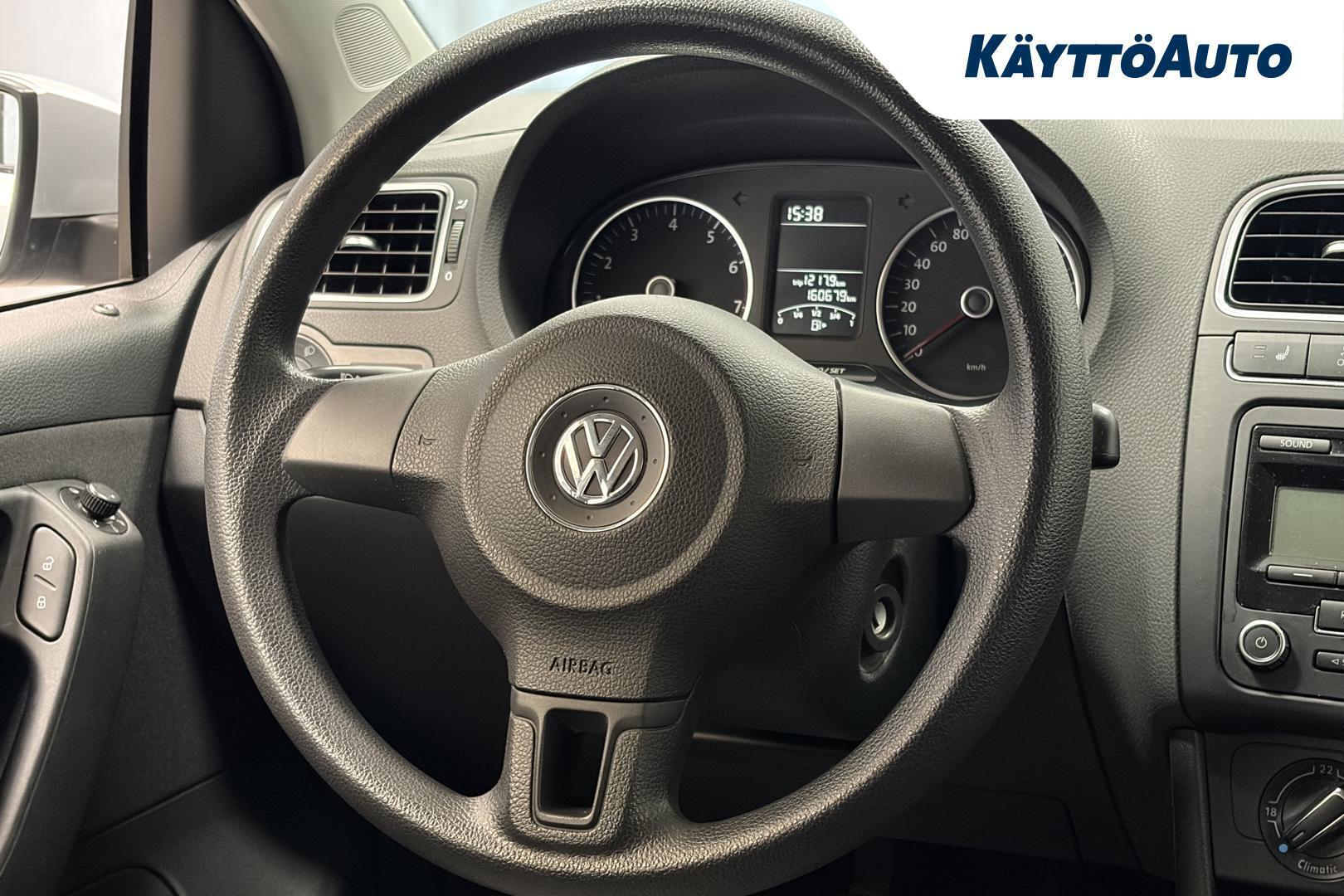 VOLKSWAGEN Polo 2010
