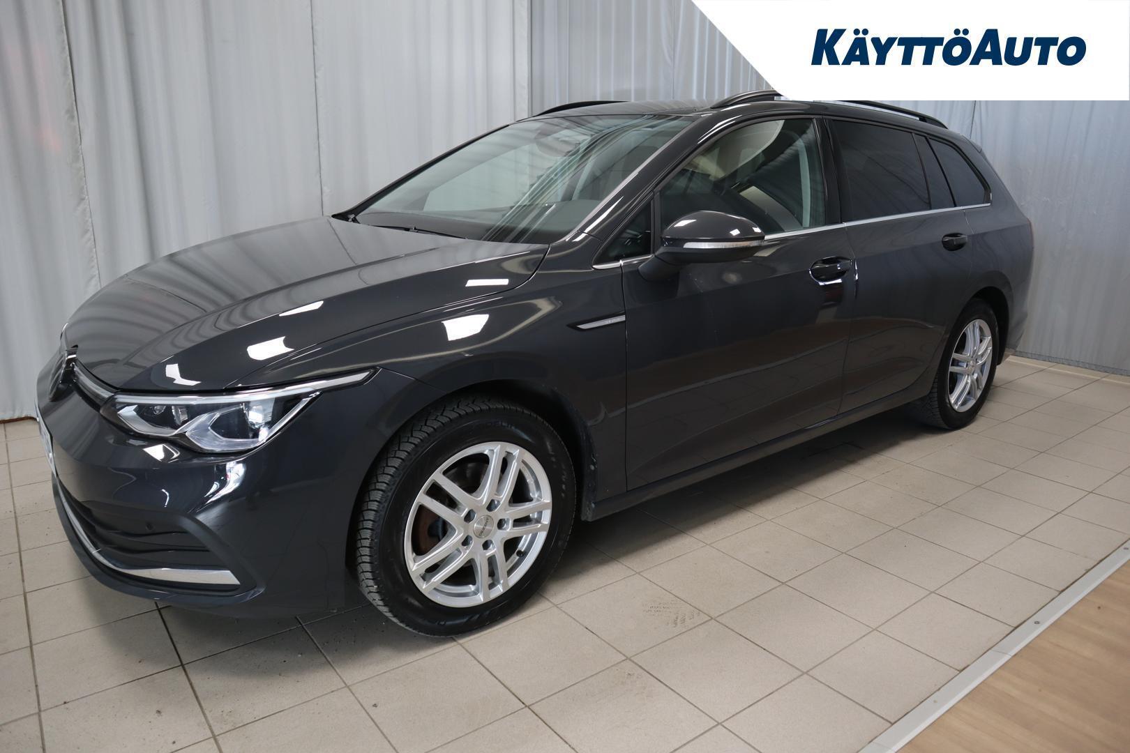 VOLKSWAGEN Golf 2023