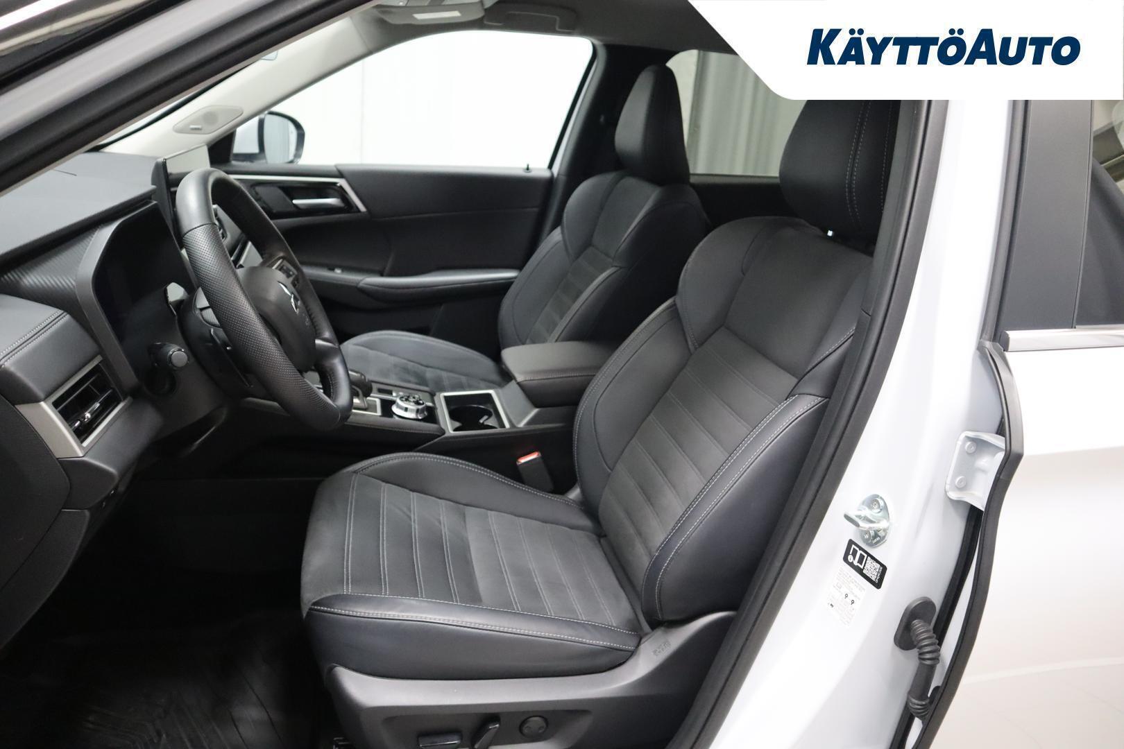 MITSUBISHI Outlander 2025