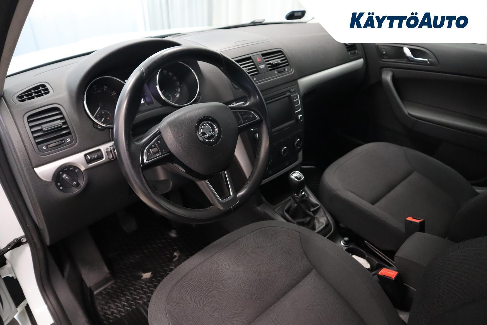 SKODA Yeti 2015