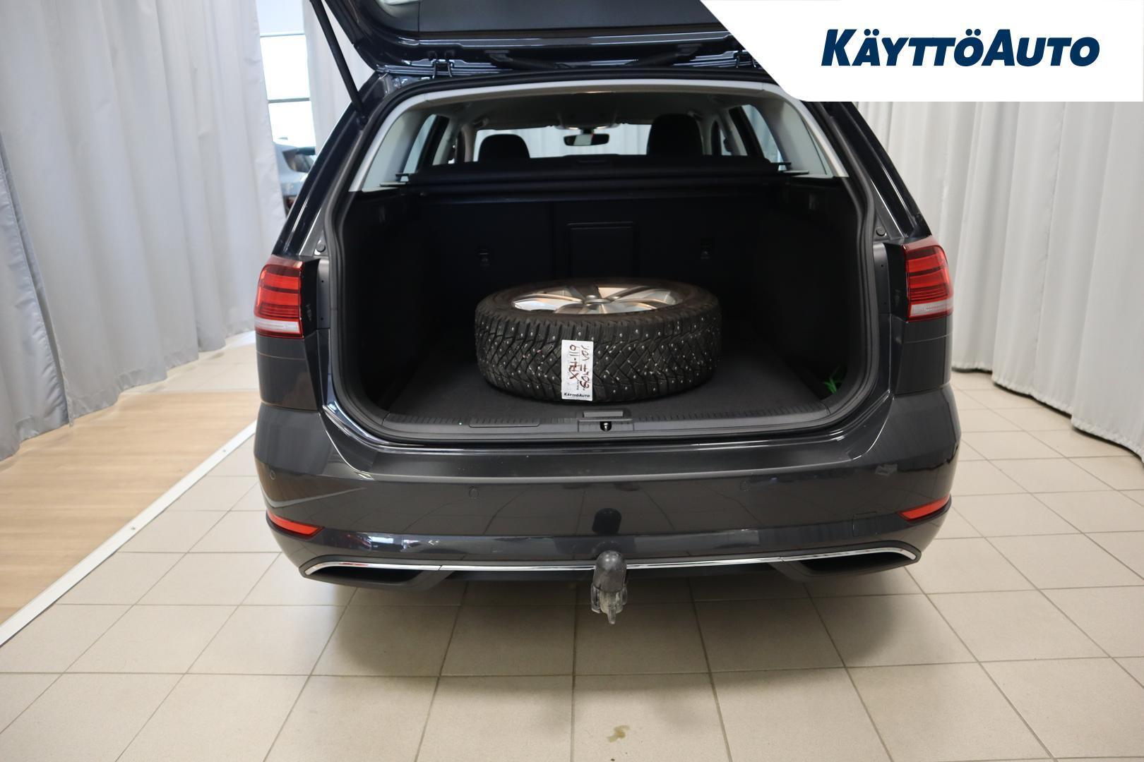 VOLKSWAGEN Golf 15