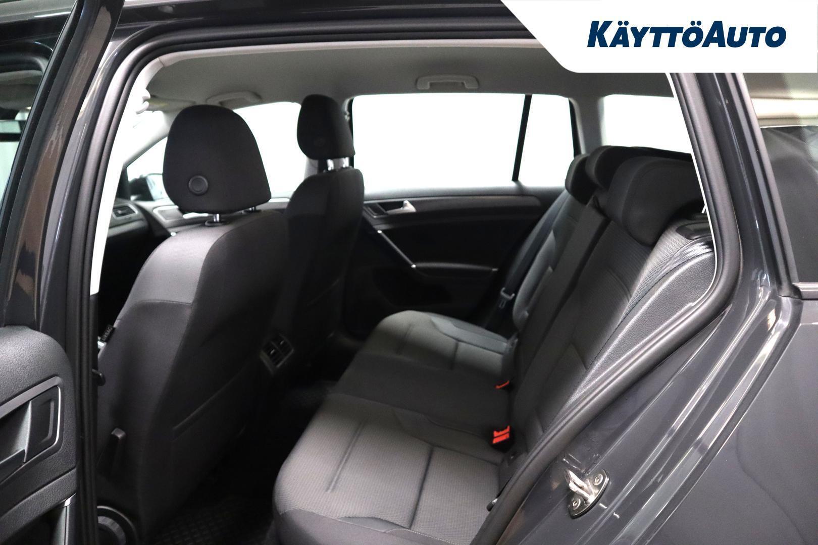 VOLKSWAGEN Golf 5