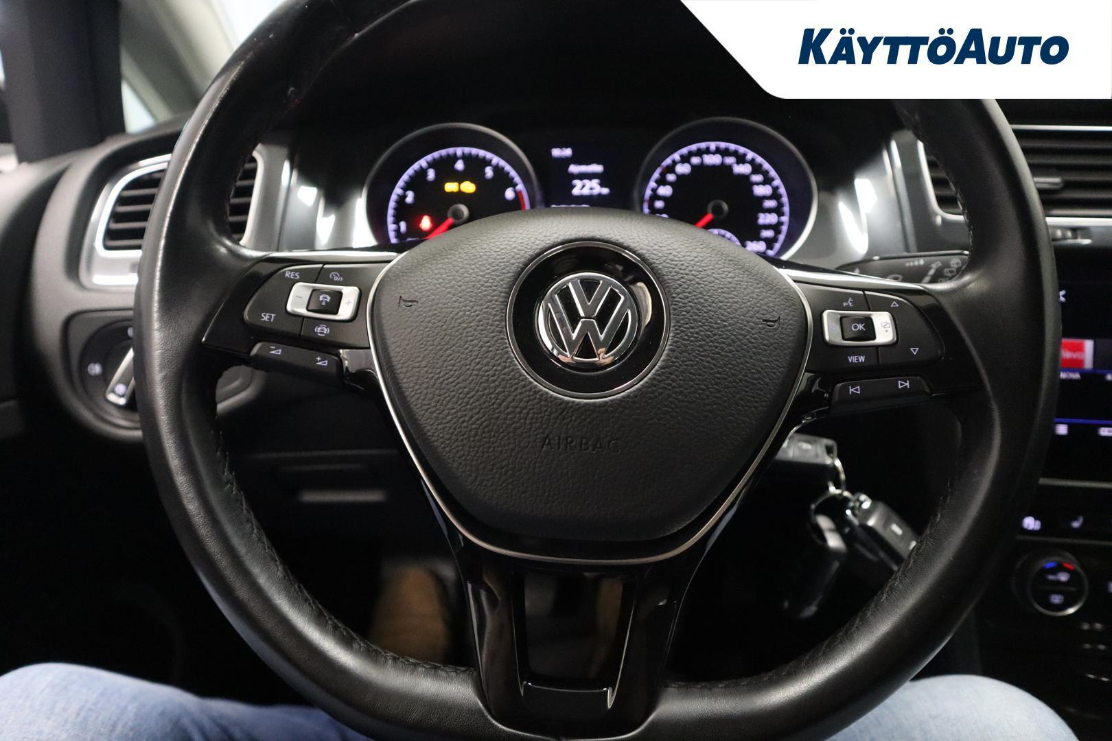 VOLKSWAGEN Golf 7