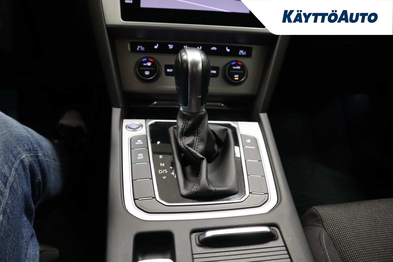 VOLKSWAGEN Passat 2019