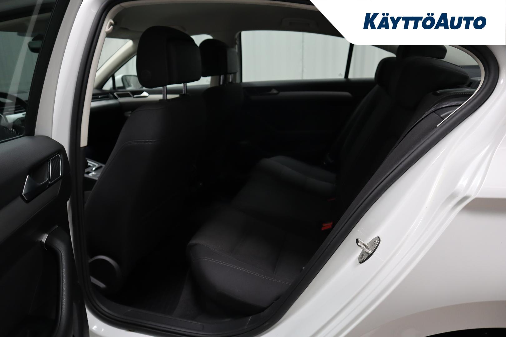 VOLKSWAGEN Passat 2019