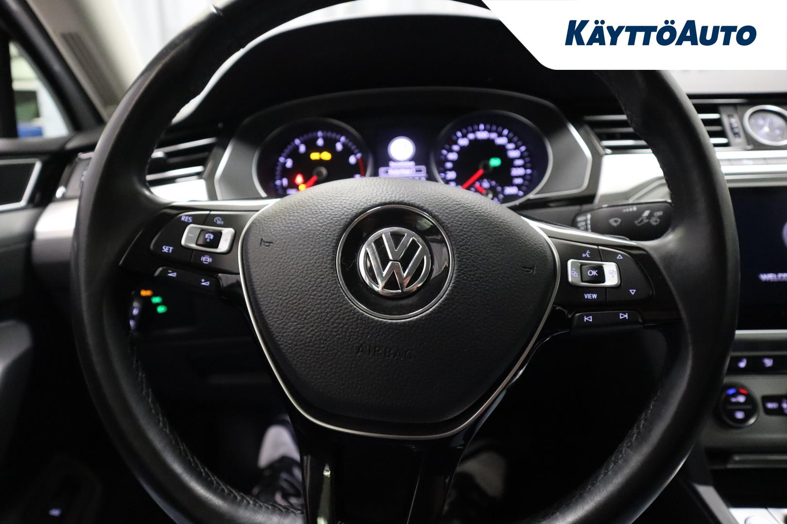 VOLKSWAGEN Passat 2019