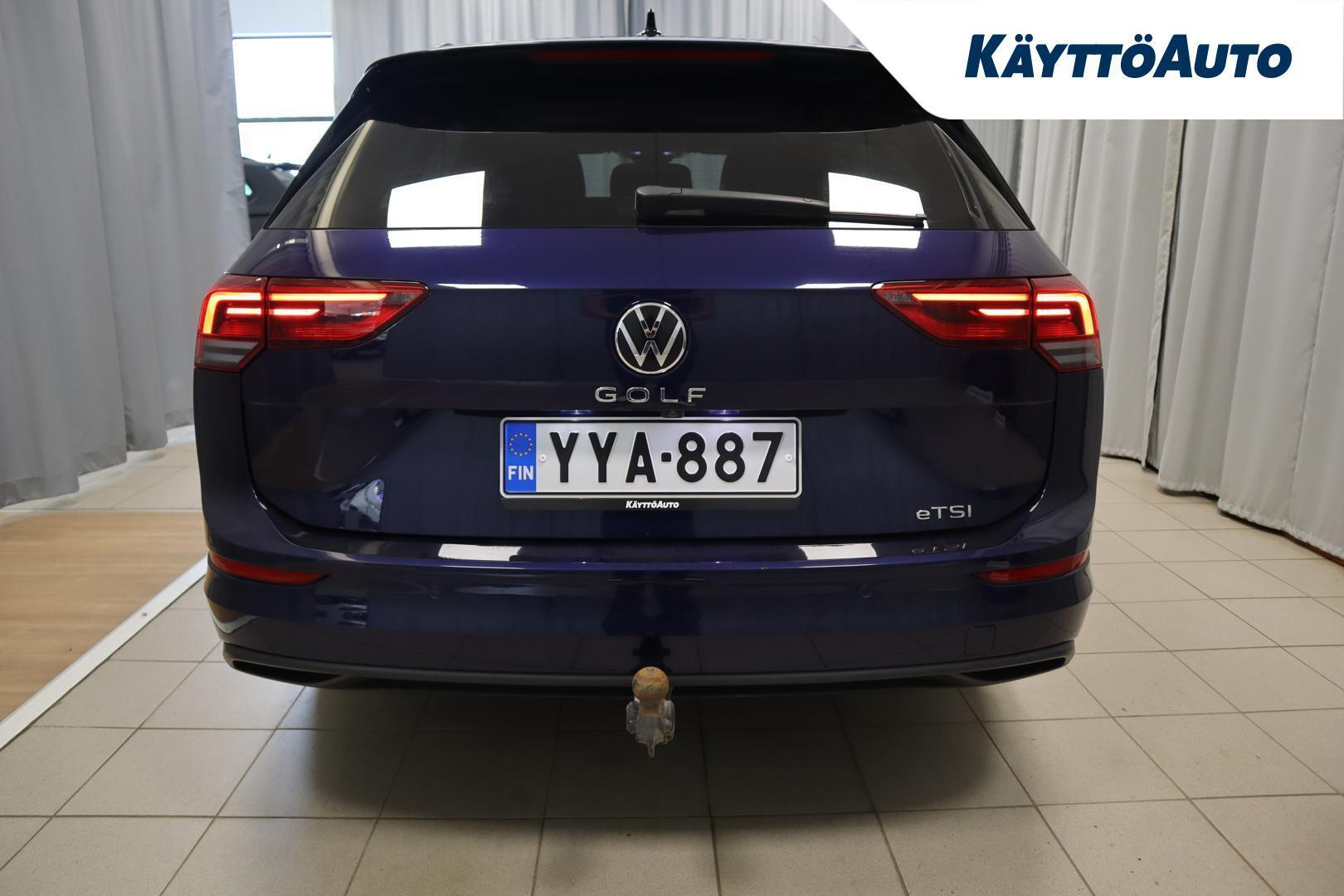 VOLKSWAGEN Golf 2023
