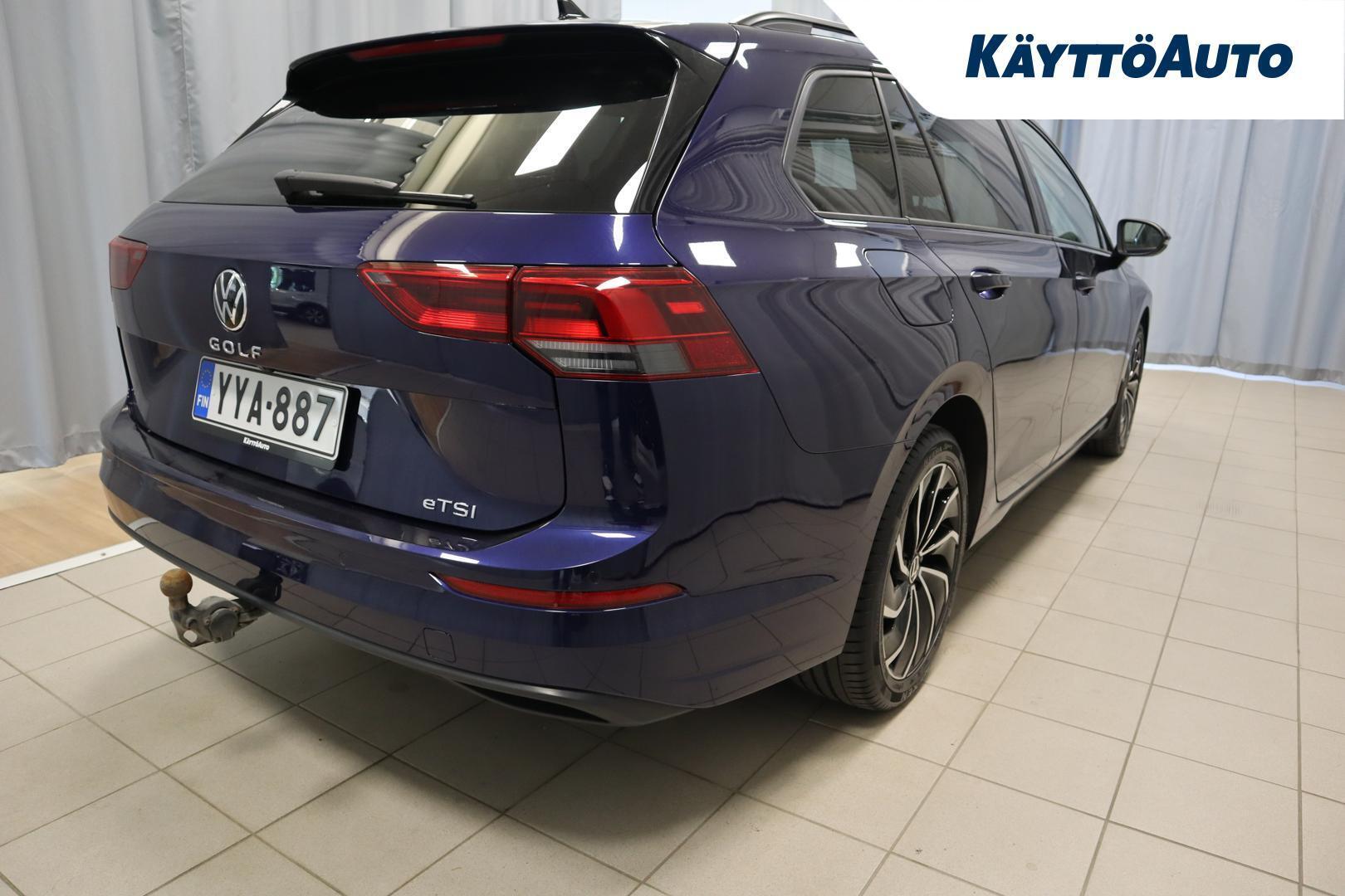 VOLKSWAGEN Golf 2023