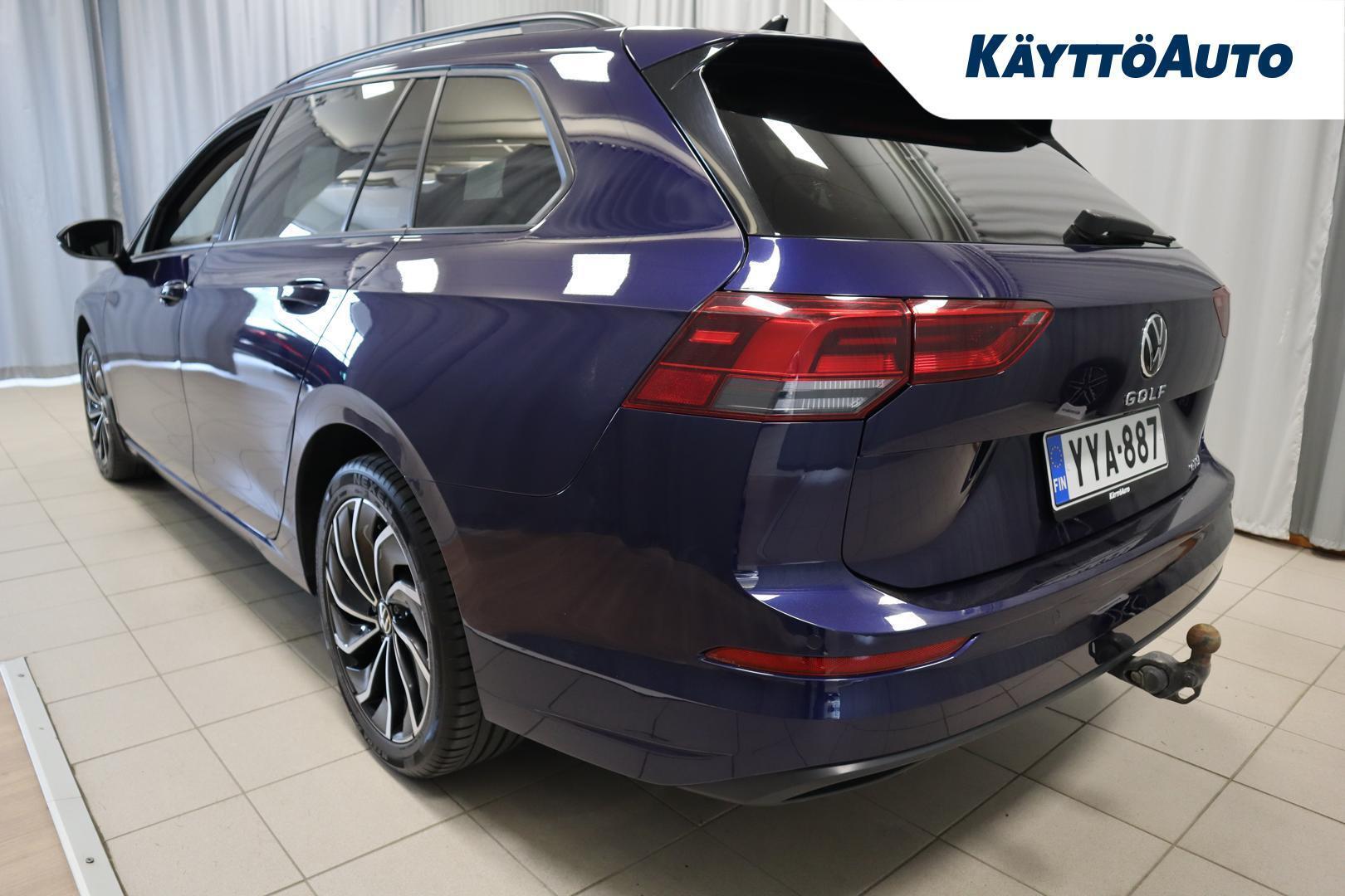 VOLKSWAGEN Golf 2023