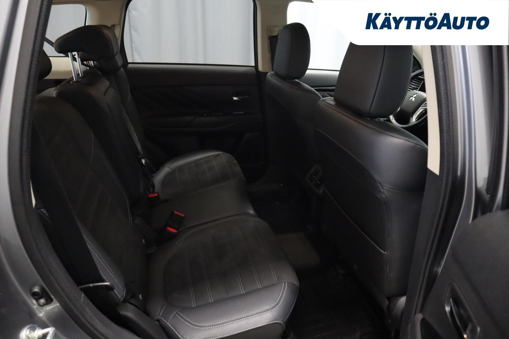 MITSUBISHI Outlander PHEV 2021
