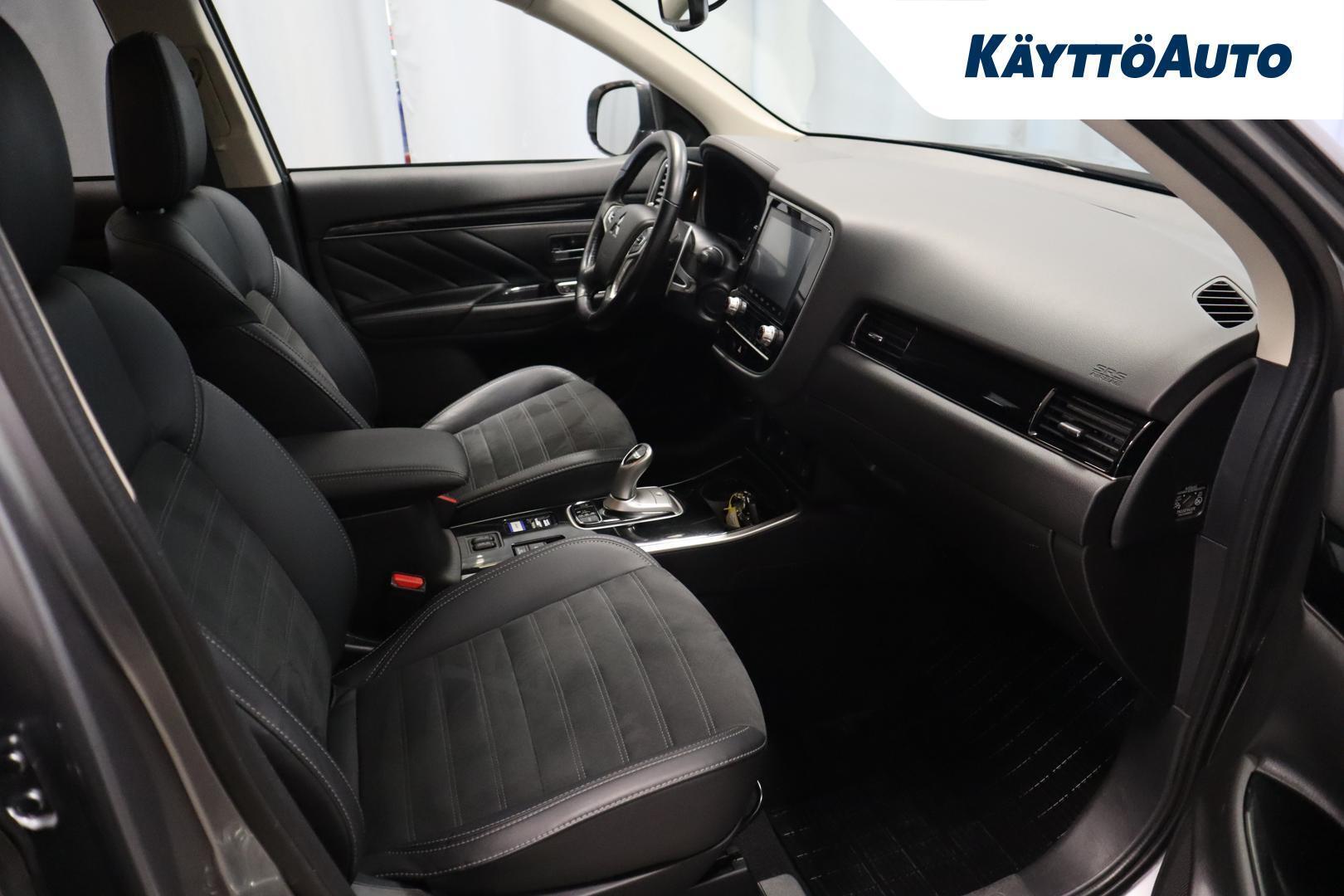 MITSUBISHI Outlander PHEV 2021