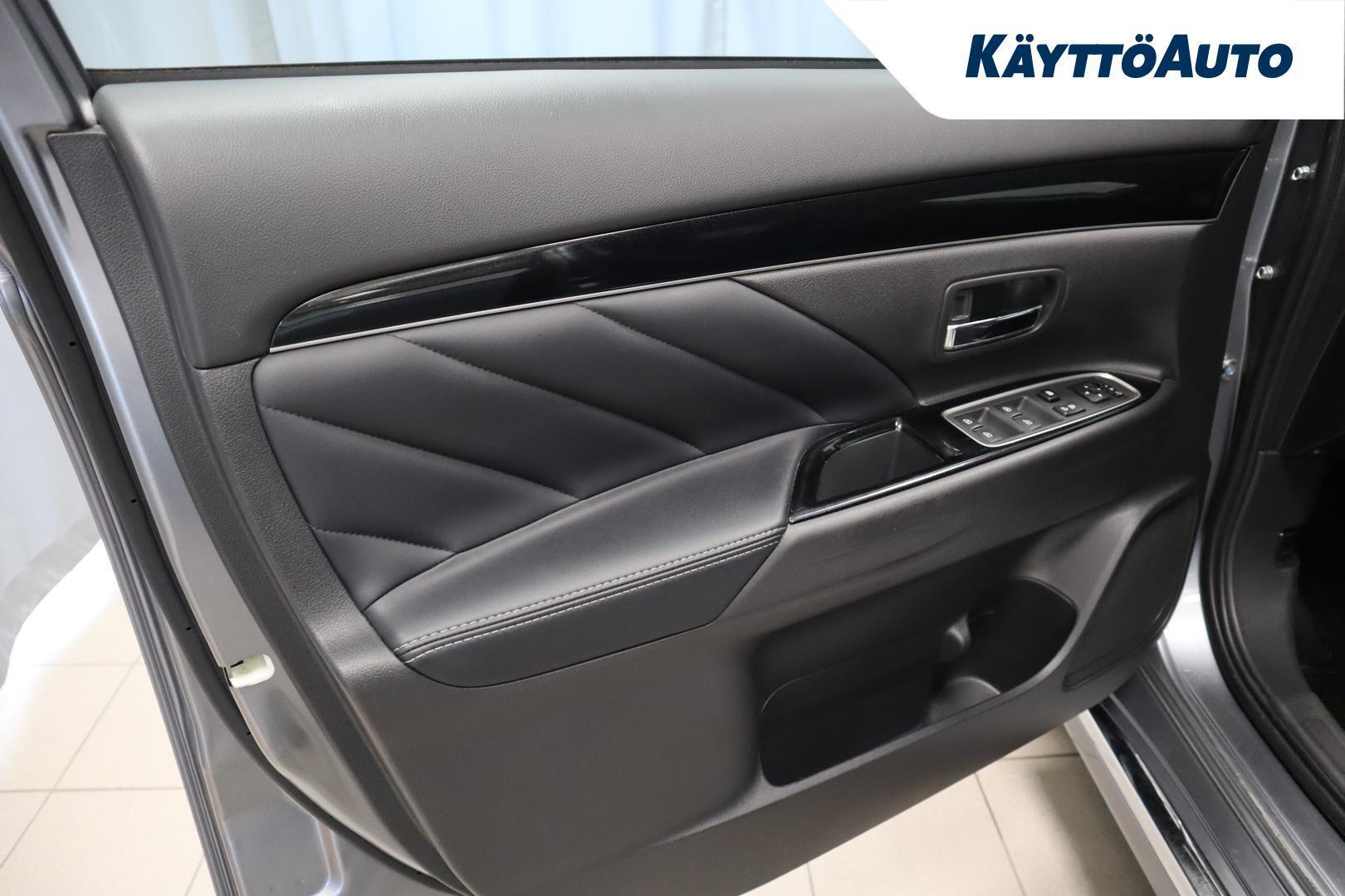 MITSUBISHI Outlander PHEV 2021
