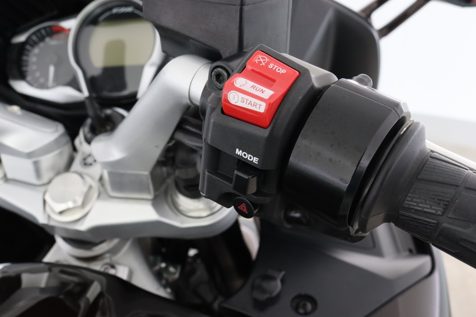 YAMAHA FJR 2015