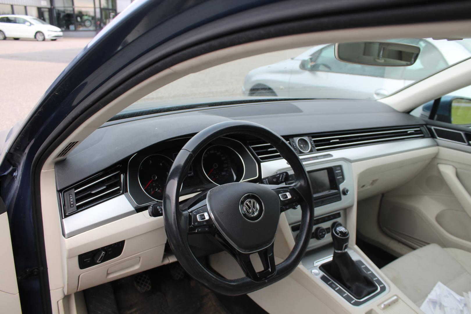 VOLKSWAGEN Passat 2015