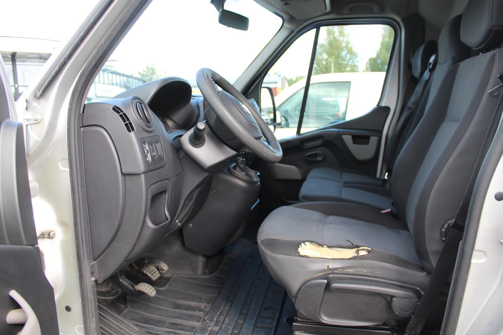 NISSAN NV400 2018