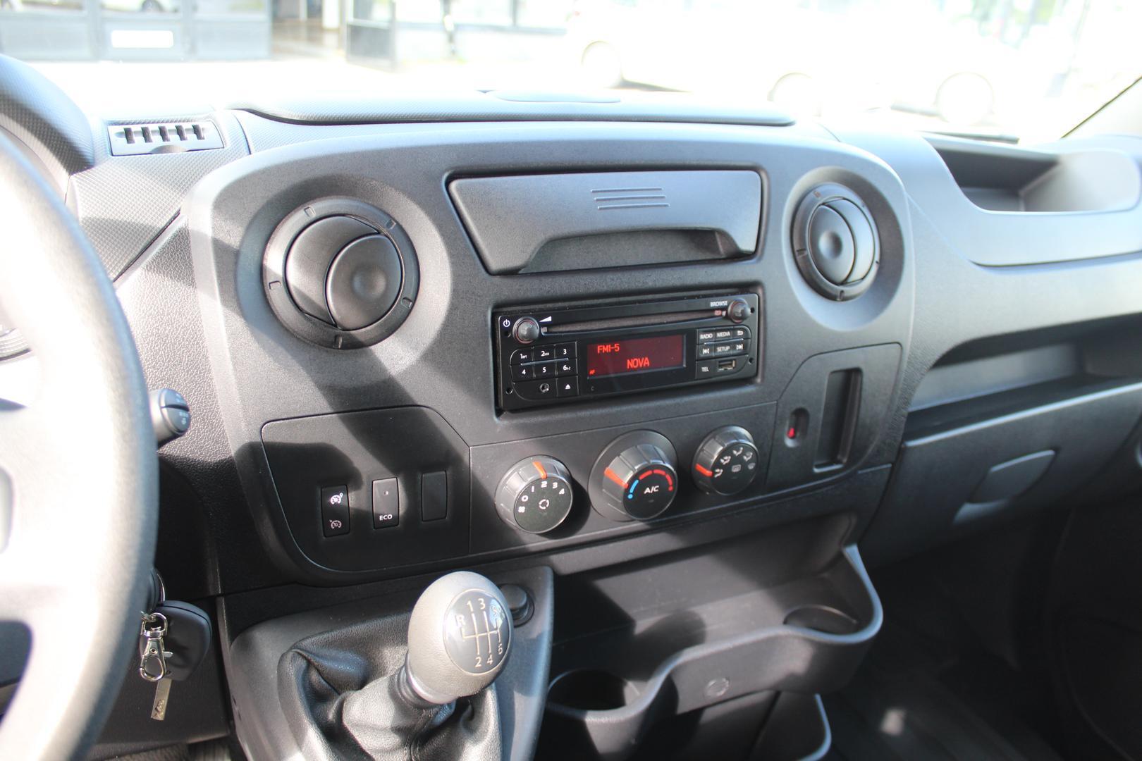NISSAN NV400 2018
