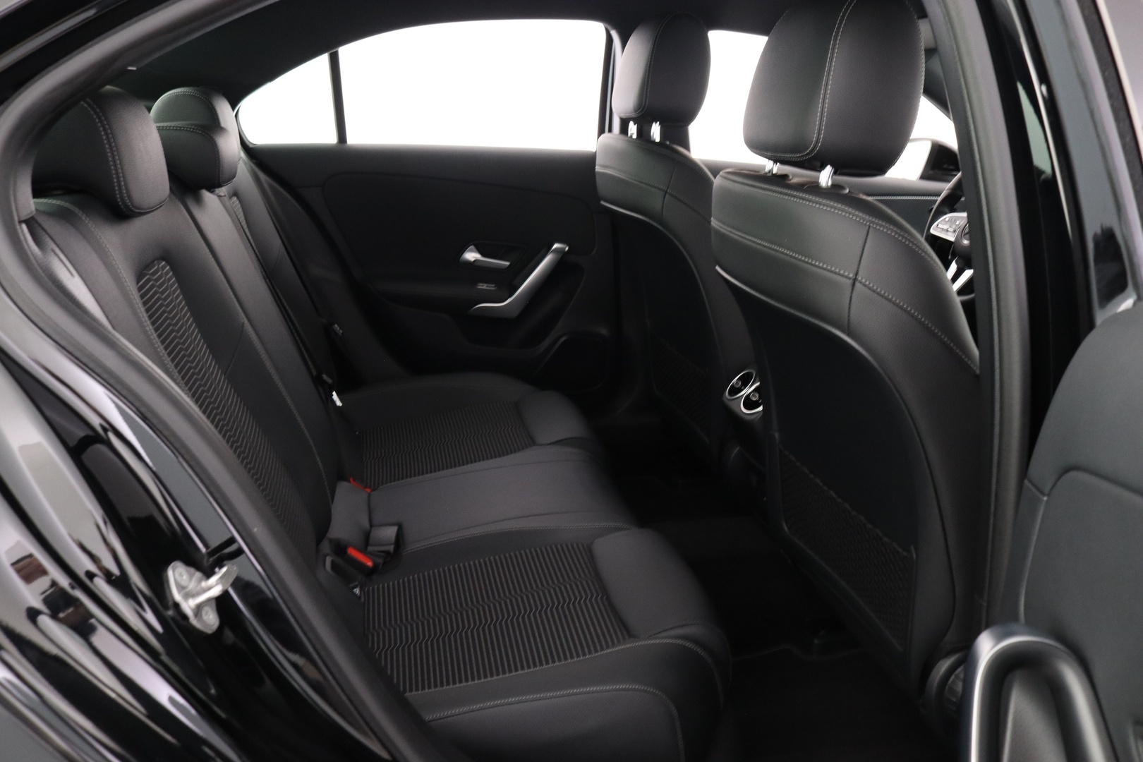 MERCEDES-BENZ A 2020
