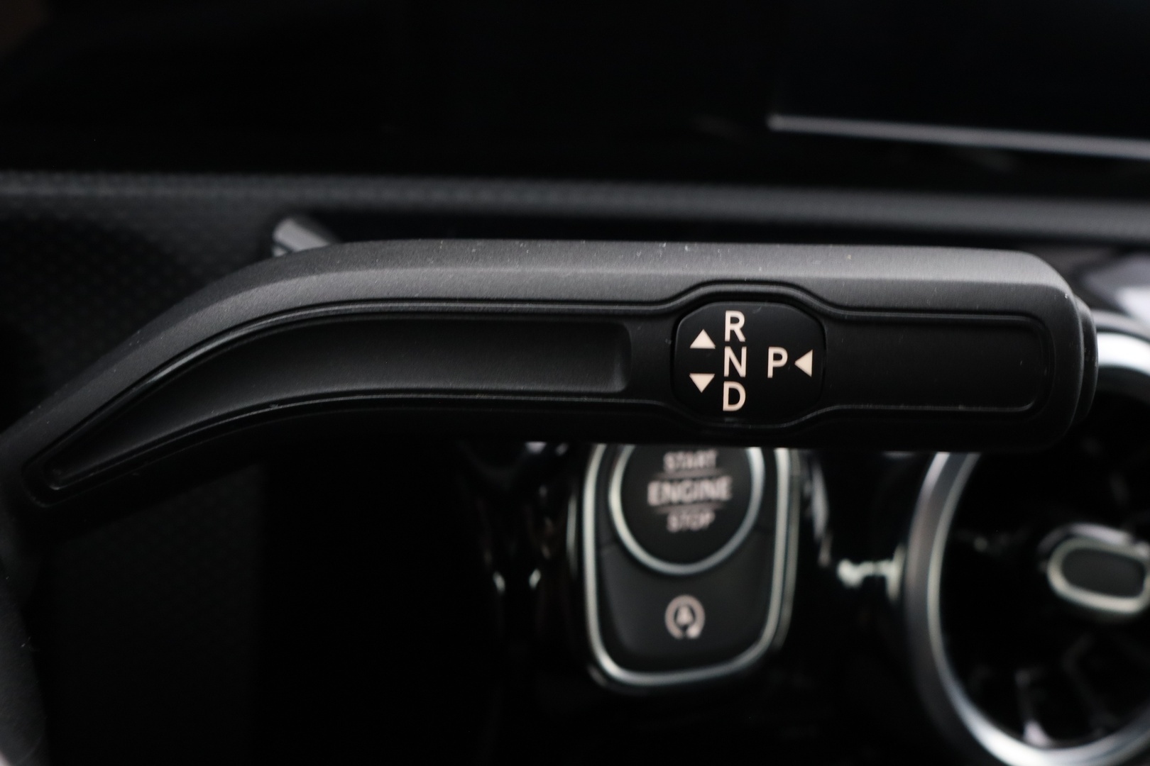 MERCEDES-BENZ A 2020