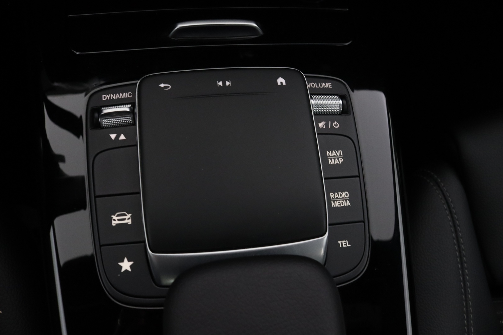 MERCEDES-BENZ A 2020