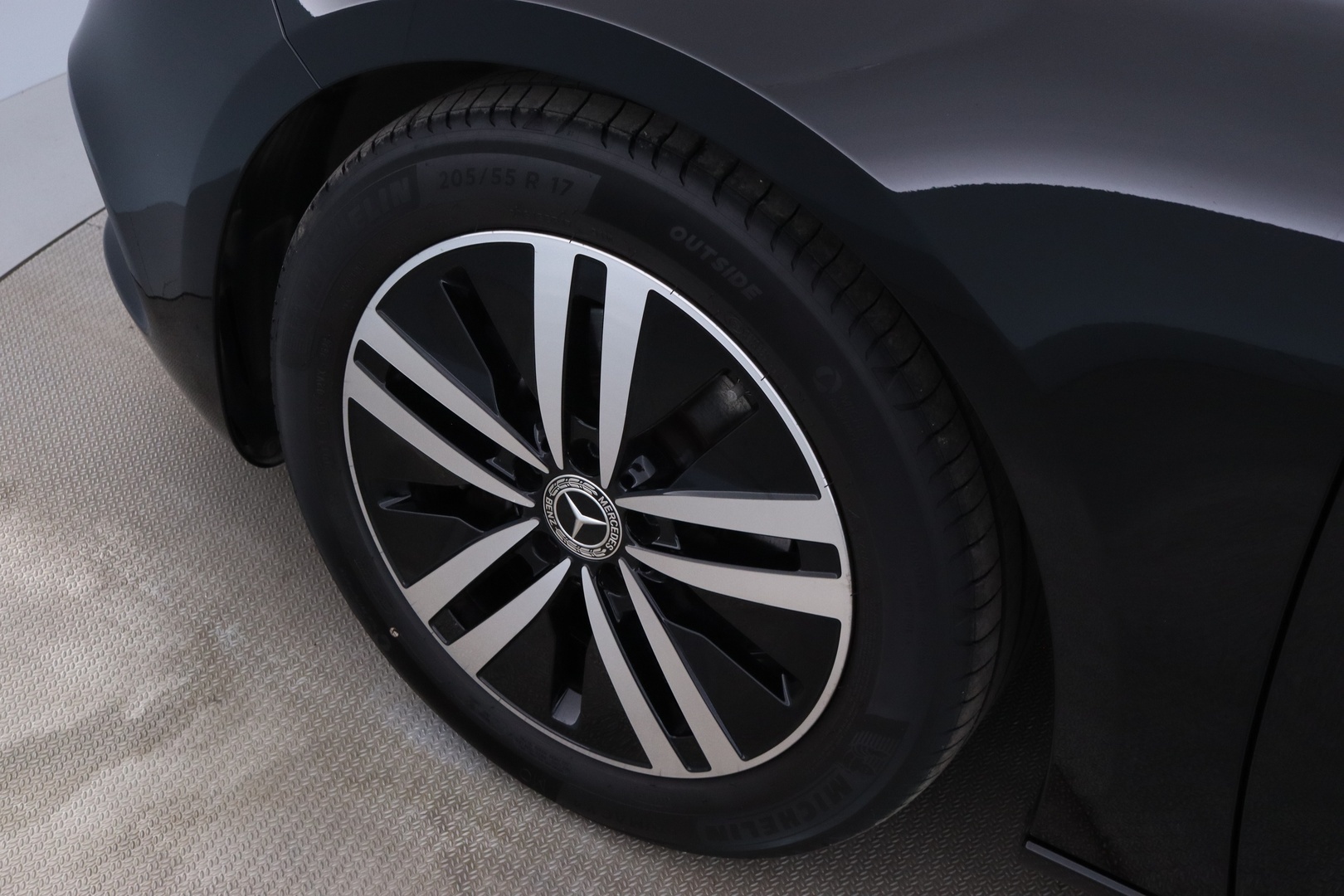 MERCEDES-BENZ A 2020