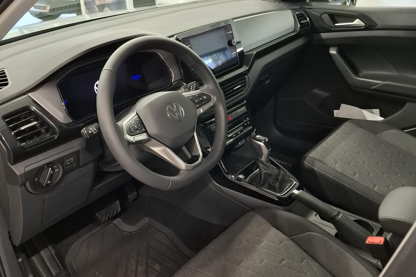 VOLKSWAGEN T-Cross 10