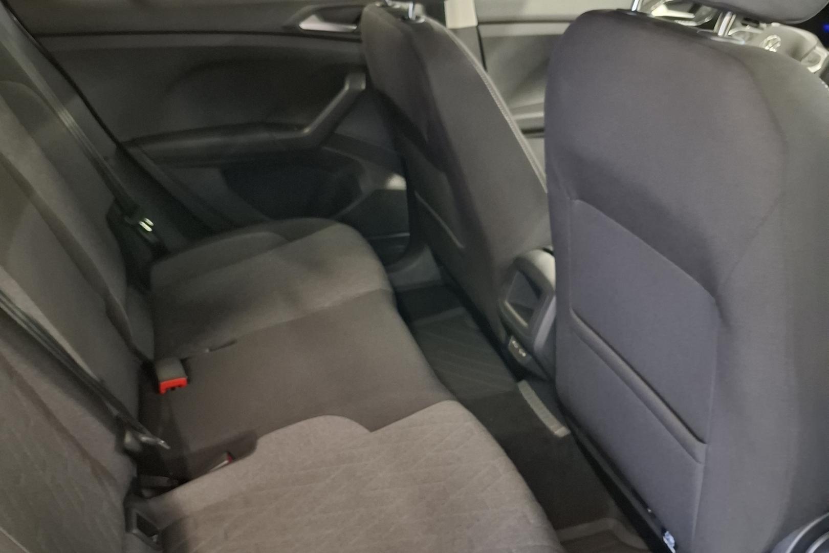 VOLKSWAGEN T-Cross 8