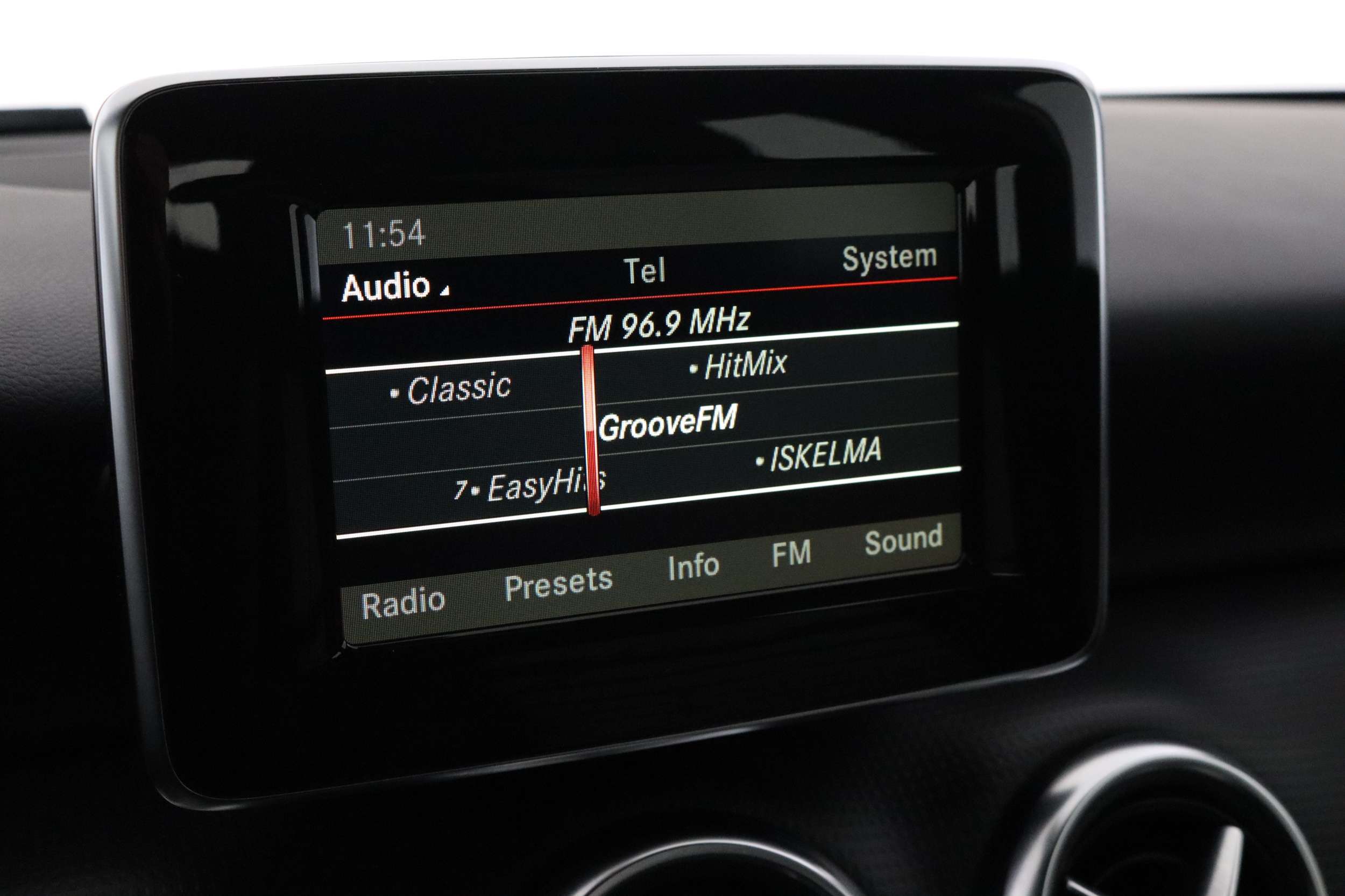 MERCEDES-BENZ A 2014