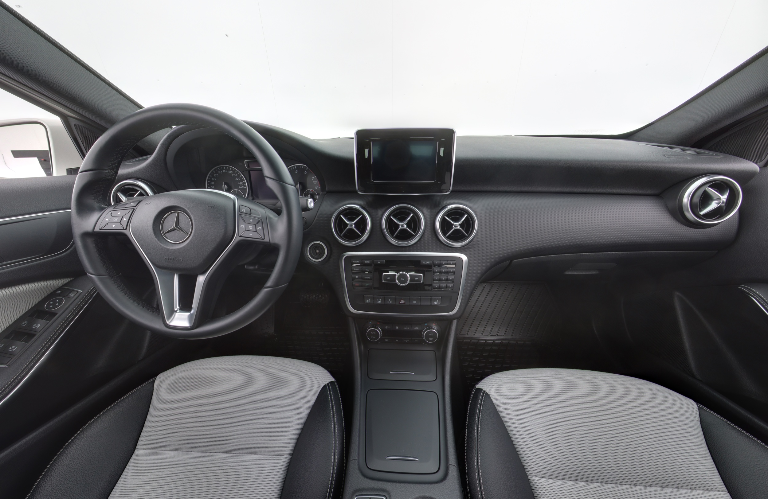 MERCEDES-BENZ A 2014